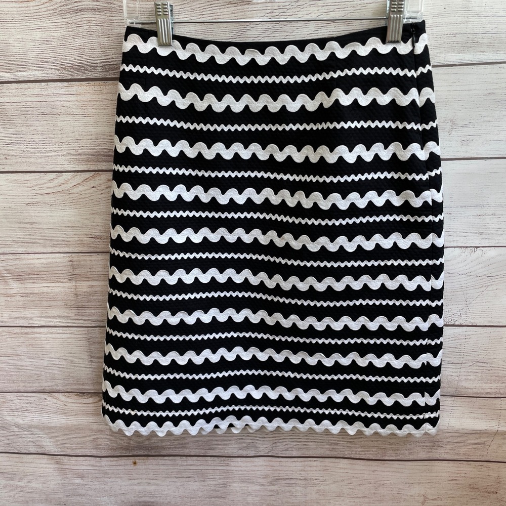J. MCLAUGHLIN BLACK AND WHITE RICK RACK SKIRT - Picture 2 of 4